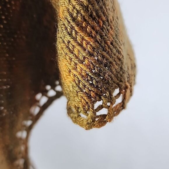 Vintage Wool Triangle Crochet Scarf - Picture 5 of 8